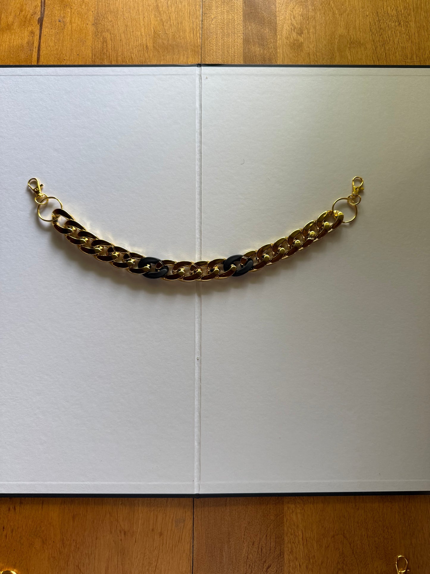 12.5in Gold and black chain link